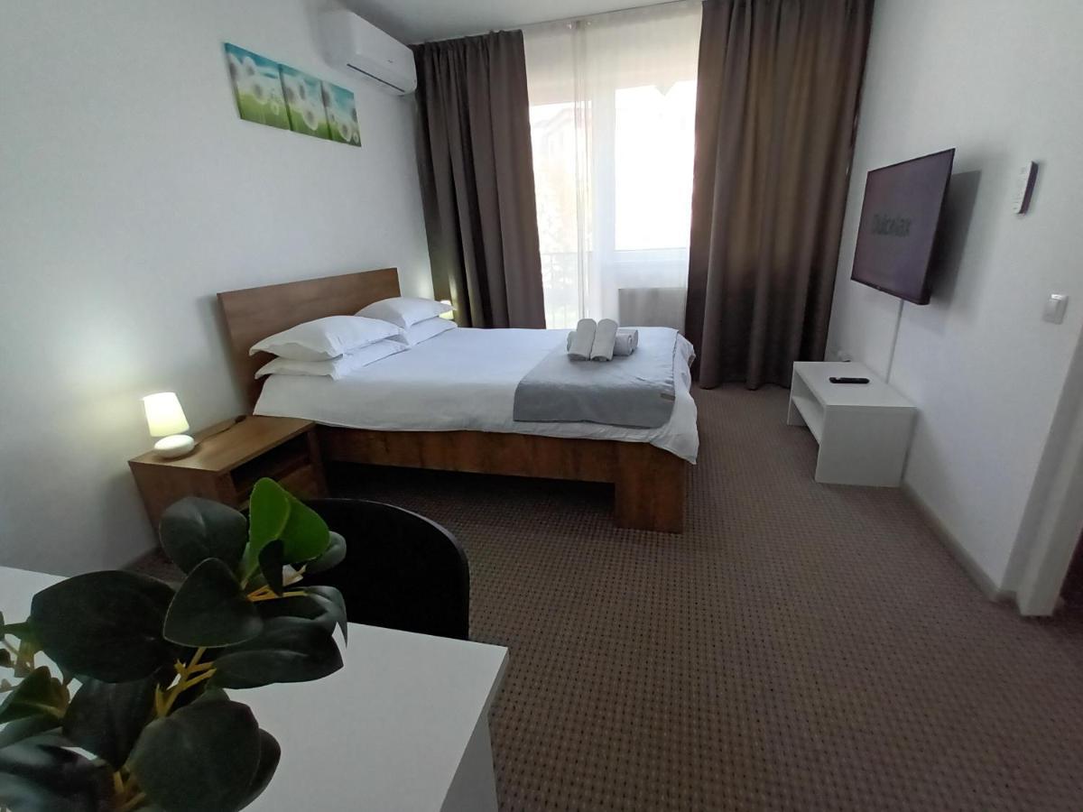 Revolution Apartment Baia Mare Ngoại thất bức ảnh