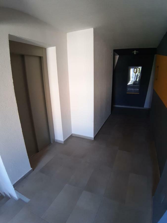 Revolution Apartment Baia Mare Ngoại thất bức ảnh